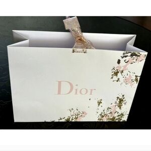 Dior White and Gold Women's Gift Bag